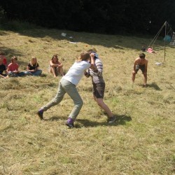 Grasworstelen - Scouts en Gidsen Zaventem 